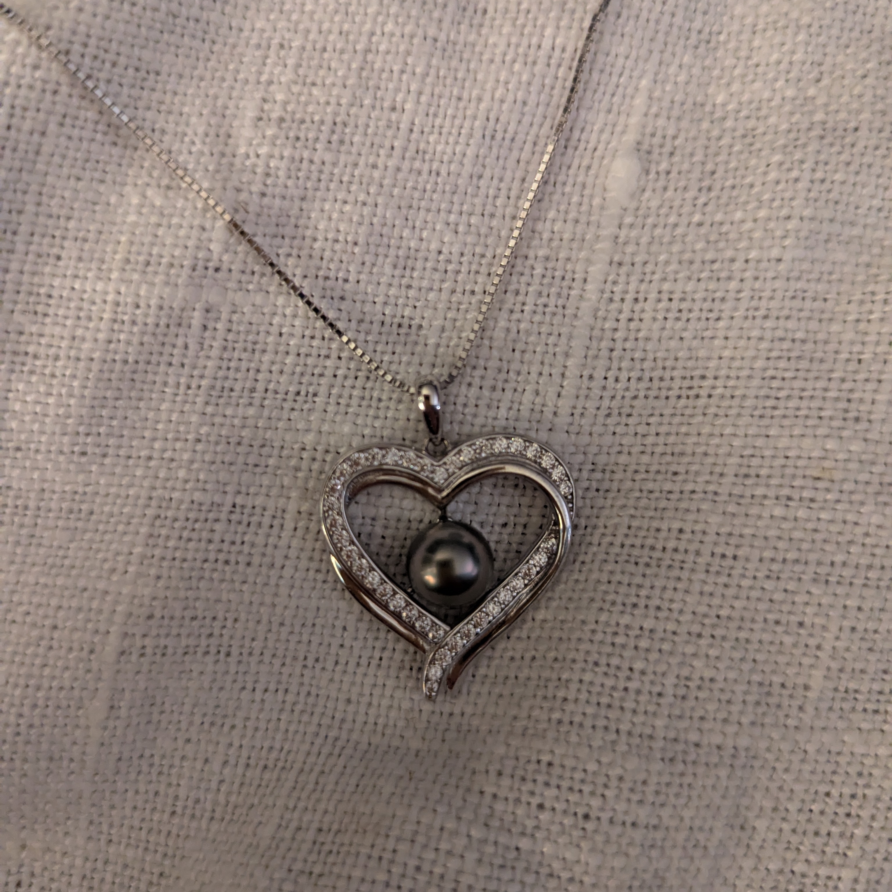 Silver Plated 18k Gold, Black Pearl Heart Necklace